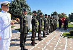4’üncü Cumhurbaşkanı Cemal Gürsel, mezarı başında anıldı
