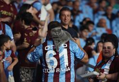 Fanatik kedi ‘Tom’a maç izlemek için stadyuma vize