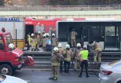 Zeytinburnu'nda yanan metrobüs söndürüldü; trafik yoğunluğu oluştu