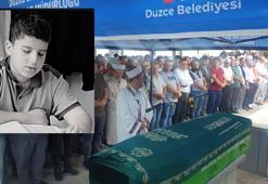 Başına geçirdiği balon nedeniyle nefessiz kalan Muhammed Ali, toprağa verildi