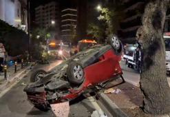 Kadıköy’de ağaca çarpan otomobil takla attı: 2 yaralı