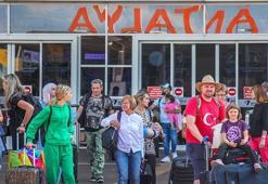 Antalya'da turist sayısı 12,8 milyonu aştı; otellerde Rus, Alman ve İngiliz yoğunluğu