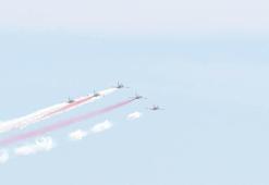 Türk Yıldızları İstanbul semalarında nefes kesti