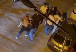 Kağıthane'de yumruklu kavga; Annesini 'Yürü eve' diyerek uzaklaştırdı