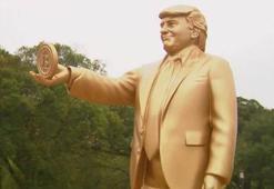 Beyaz Saray’ın karşısına Trump’ın Bitcoin tuttuğu heykeli dikildi
