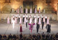 'Zorba' ayakta alkışlandı