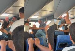 Halk otobüsünde, şoför ile yolcunun kavgası kamerada
