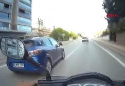 2 sürücünün 'yol verme' kavgası kask kamerasında