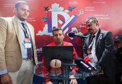 Selçuk Bayraktar, TEKNOFEST’te Demirören Medya standını ziyaret etti