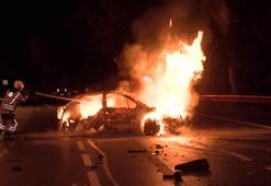 Esenler'de takla atan otomobil alev aldı: 5 yaralı