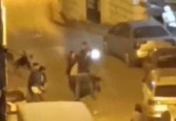 Fatih'te taşlı sopalı 'Damacana suyumu sen mi aldın' kavgası; o anlar kamerada