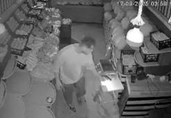 Manavda 2 saat arayla hırsızlık; para bulamayınca meyve çaldılar