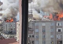 Bağcılar'da pide fırının bacasında çıkan kıvılcımlar binanın çatısını yaktı
