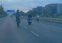 Motosikletlilerin tehlikeli yolculuğu kamerada