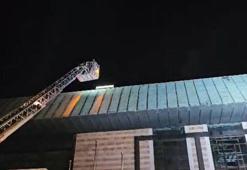 Şişli’de tadilattaki konser salonunun çatısında yangın çıktı