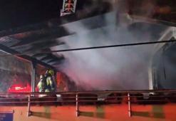 Bursa'da, 3 katlı binada yangın