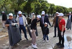 Dünya Temizlik Günü'nde sokaklardaki izmaritleri ve çöpleri topladılar