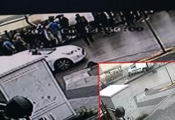 Hafif ticari aracın otobüs durağına çarptığı kaza kamerada