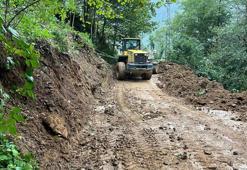 Trabzon'da sağanak; 4 ilçede toprak kayması oldu