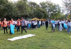Kadıköy'de 400 gönüllü 330 kilogram atık topladı