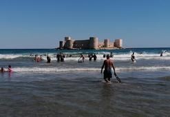 Kızkalesi'nde eylülde turist yoğunluğu