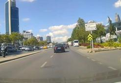 Ataşehir'de motosikletlinin tek teker üzerinde tehlikeli yolculuğu kamerada