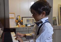 6 yaşındaki Yusuf'un piyano yeteneği; Beethoven ve Mozart'ın eserlerini ustalıkla çalıyor