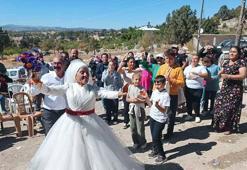4 çocuk 9 torun sahibi çift, düğün yaparak 40 yıllık hayallerini gerçekleştirdi