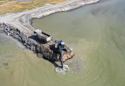 Van Gölü'nden 1 milyon 970 bin metreküp dip çamuru çıkarıldı