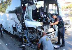 Antalya'da midibüsler çarpıştı; 15 yaralı