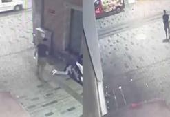 Taksim’de sokakta uyuyan adamın telefonunu çalıp kaçtı; o anlar kamerada