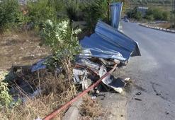 Başakşehir'de kazada otomobile saplanan demir sürücünün bacağını delip aracın arkasından çıktı