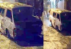 Avcılar'da çaldıkları minibüs alev aldı; şüpheliler yaya olarak kaçtı