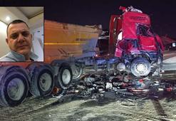 Eyüpsultan'da hafriyat kamyonu taksinin üzerine devrildi; taksici hayatını kaybetti