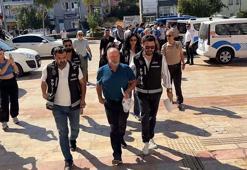 'Bıçak parası' aldığı öne sürülen profesör ile sekreteri serbest bırakıldı