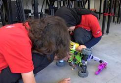 Engebeli arazide hedefleri toplayan robot projesiyle TEKNOFEST’te birinci oldular