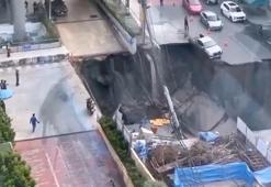 Tayland’da yol çöktü; 50 metrelik çukur oluştu