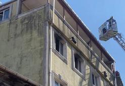 Fatih’te 5 katlı binada çıkan yangın söndürüldü