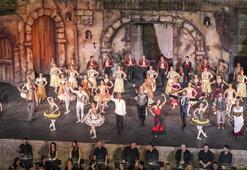 Aspendos'ta Don Kişot gecesi