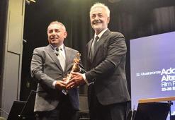 Altın Koza'da 'Onur Ödülü' Mehmet Aslantuğ ve Meral Orhonsay'a