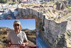Bitlis Kalesi'ndeki kazılarda tuğla zemin ve kalenin anahtarı bulundu