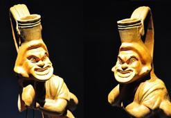 Aigai'de ortaya çıkan maskeli oyuncu tasvirli 1800 yıllık vazo sergide