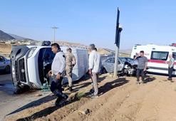 Gaziantep’te otomobil ile minibüs çarpıştı: 6 yaralı