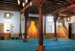 Restorasyon uzmanı iz sürüp, 55 yıldır kayıp 600 yıllık mihrabı buldu