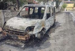 Şehit polis memurunun babasının aracı, park halindeyken yandı