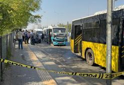 Minibüs, duraktaki otobüse çarptı: 23 yaralı