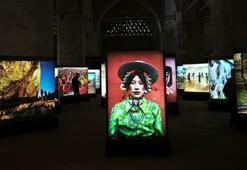 Bakan Ersoy, İstanbul Kültür Yolu Festivali sergilerini gezdi