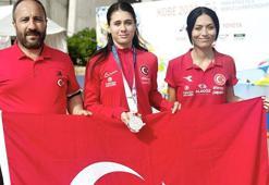 Bakan Bak dünya rekoru Kıran Aysel Önder’i tebrik etti