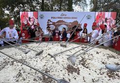 Edirne'de Türkiye'nin en büyük tenceresinde 6 ton pilav pişirildi