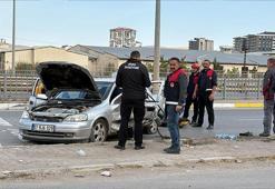 Sivas’ta iki otomobil çarpıştı: 1 ölü 3 yaralı